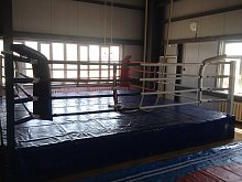 Ринг боксерский на помосте 5*5*0,5 м, боевая зона 4*4 м